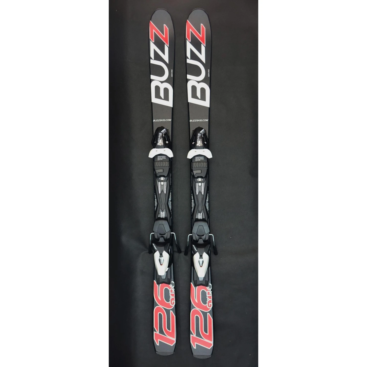 Buzz GYRO BLACK RED 126cms Adult Short Skis Inc Tyrolia Bindings (2023) 3 Buzz GYRO BLACK RED 126cms Adult Short Skis Inc Tyrolia Bindings (2023)