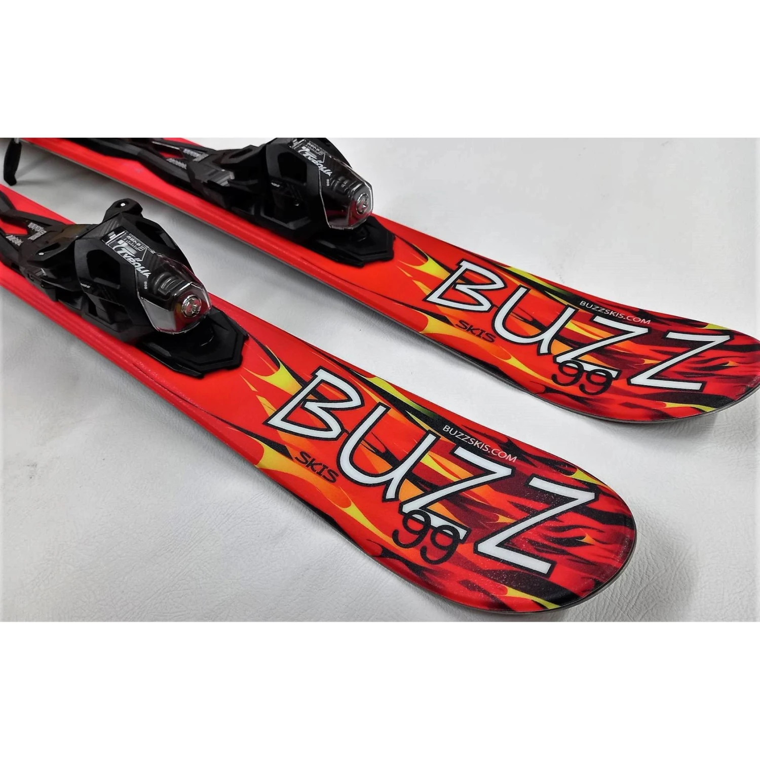 Buzz Atom Fire 99cms Snow Blade Ski Board C/w Tyrolia Bindings IN-STOCK 4 Buzz Atom Fire 99cms Snow Blade Ski Board C/w Tyrolia Bindings IN-STOCK - Image 2