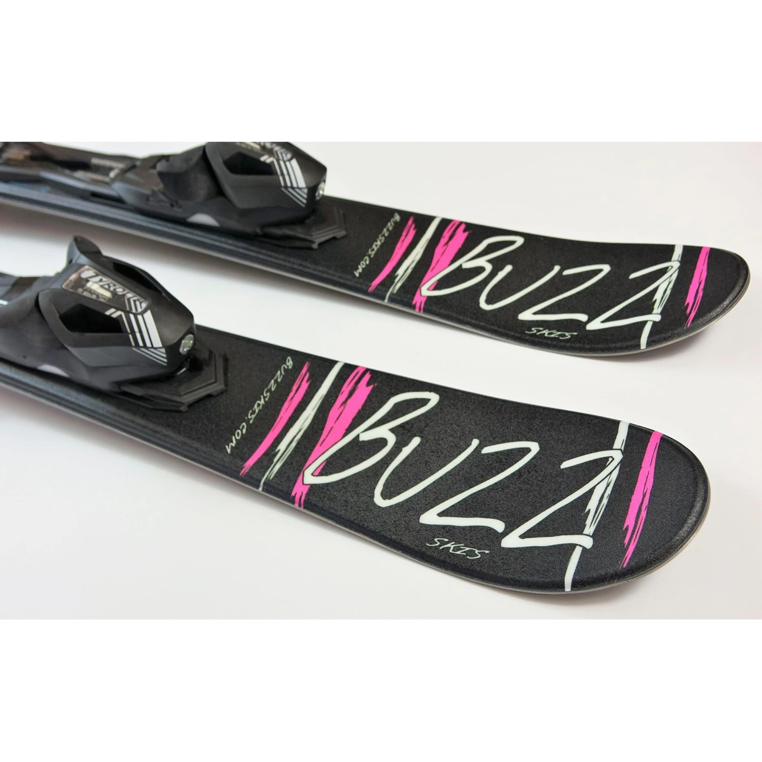 Buzz Atom V12 Black/Pink 99cms Snow Blade Ski Board C/w Tyrolia Bindings IN-STOCK 8 Buzz Atom V12 Black/Pink 99cms Snow Blade Ski Board C/w Tyrolia Bindings IN-STOCK - Image 6