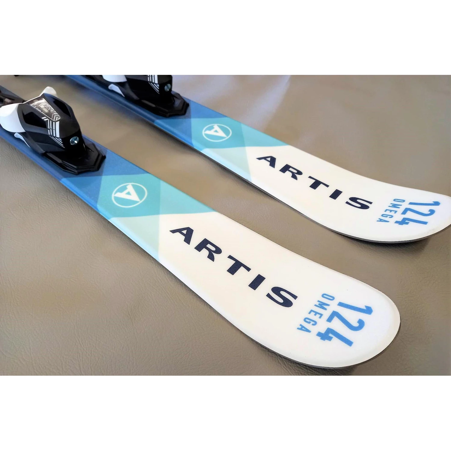 ARTIS OMEGA 124 Cm Adult Short Skis With Bindings 4 ARTIS OMEGA 124 Cm Adult Short Skis With Bindings - Image 2
